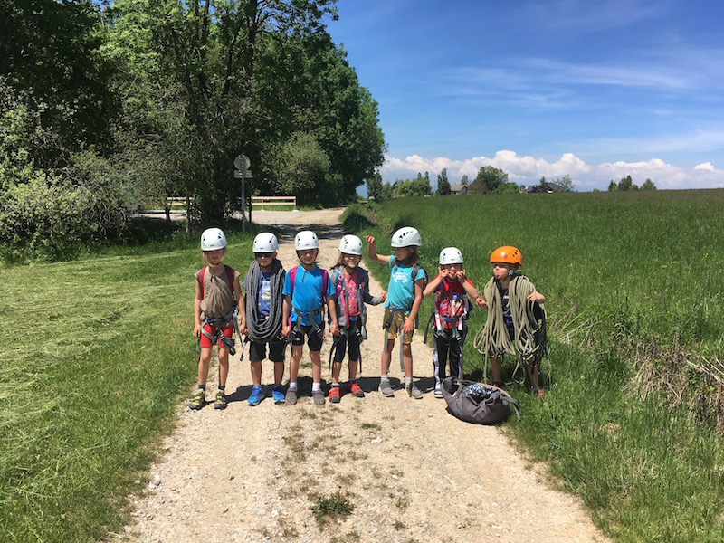 Escalade avec les petits grimpeurs de l’ASPTT Annecy à la falaise de Choisy