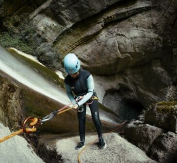 canyoning descente en rappel cascade angon
