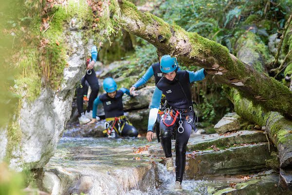 evjf-annecy-pack-canyoning-yoga