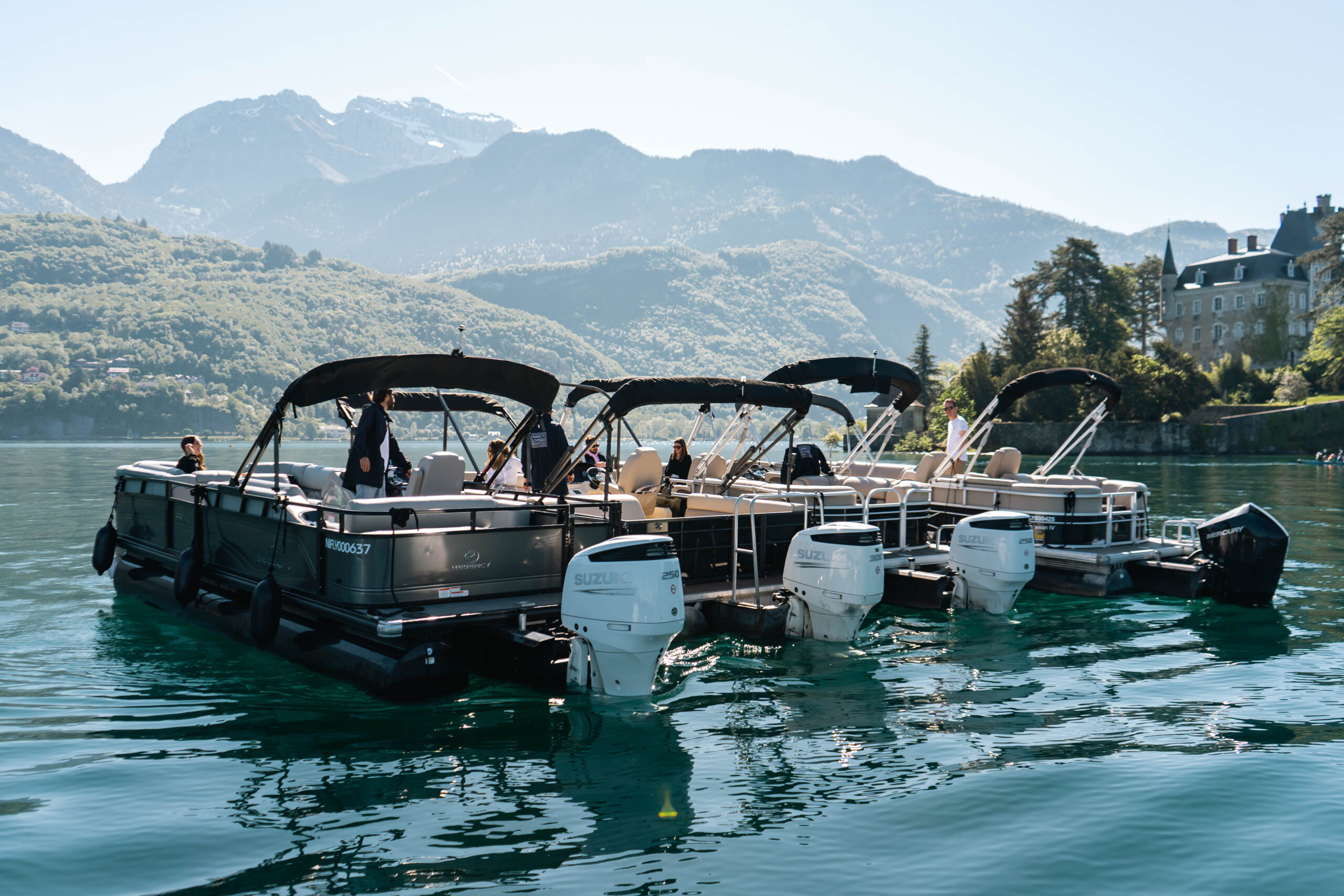 Apero boat Annecy Monte Medio