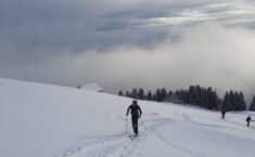 Monstre belle et raide cordon vélo ski