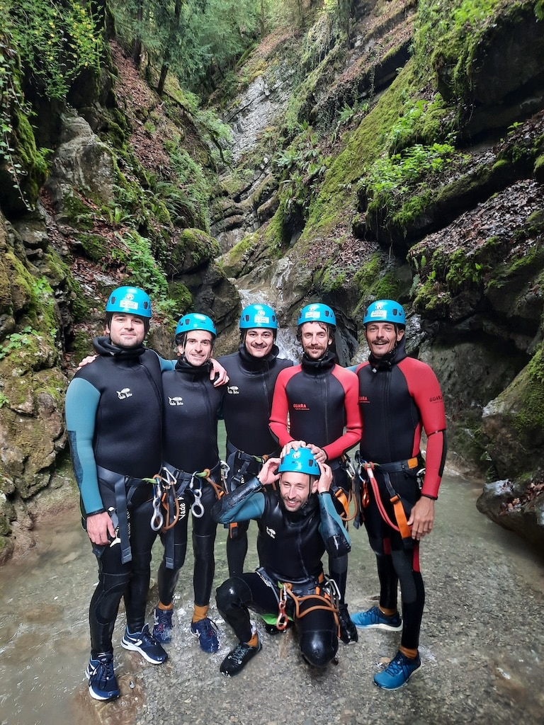 EVG Annecy groupe de garçons à la fin du parcours de canyoning